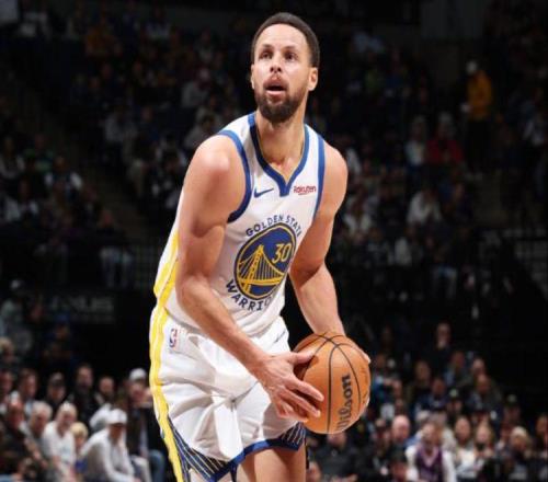 勇士創(chuàng)紀(jì)錄，庫里沒退路！愛德華茲毫無借口，科爾讓一人首發(fā)正確