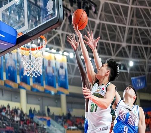 末節(jié)只拿4分,新疆時(shí)隔7年再次傷口撒鹽,遼寧還能再抽象點(diǎn)嗎