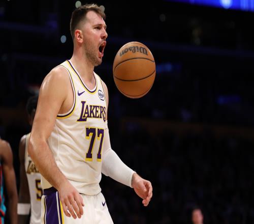 媒体人：东契奇轻松取得46分7篮板11助攻得分对他来说实在是太简单了_NBA直播