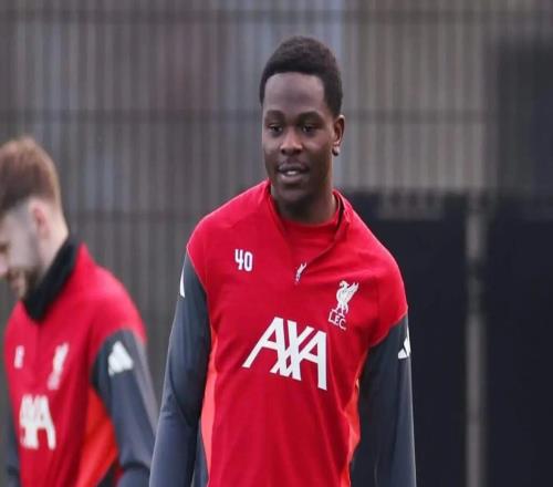 TA:利物浦20岁中卫卢茨基因腿筋受伤将缺阵至少两个月