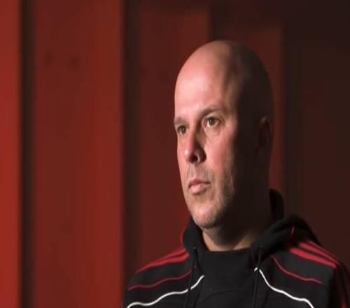 斯洛特:我们几乎每场都占据优势,但被对手抓住机会就会乱