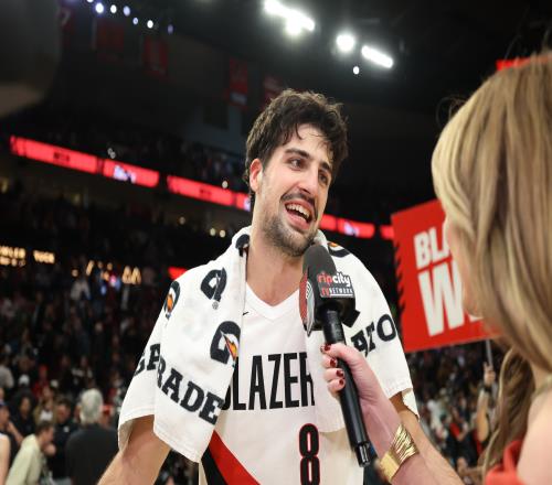 阿夫迪亚表示更成熟自信开拓者帮助我高效发挥_NBA直播