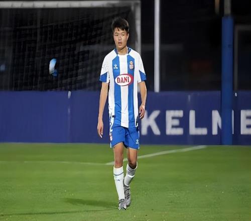 上港后防补强有望引进杨希，未来或把明天送回津门虎，以官宣为准