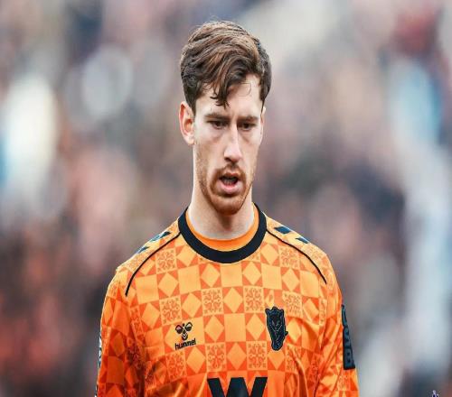 英媒:若维卡里奥离队,热刺考虑求购桑德兰门将罗埃夫斯