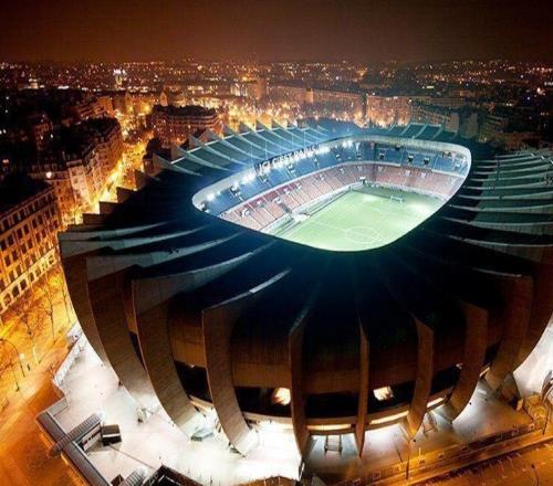 欧冠巴黎圣日尔曼vs纽卡：卫冕冠军迎来生死战