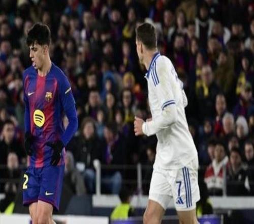 世体:贝尔纳尔在欧冠中经受住了考验,他逐渐在队内站稳阵脚