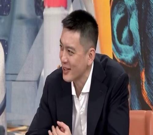 辞职后有何计划杨鸣:个人意愿先解说,边学习边等待工作机会