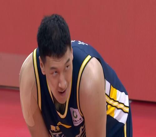 太适合广东队！“加强版杜润旺”打成大腿，或被朱芳雨重金挖走