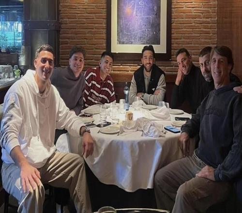 斯卡洛尼造访马竞训练基地,并与马竞队内阿根廷国脚共进晚餐