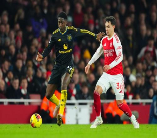 卡里克评价梅努：多元位置能力与多尔古相似有望迎来爆发_英超直播