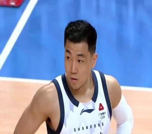 央视不播!今晚735,山东斗宿敌,邱彪欲止颓,高诗岩单挑郭艾伦