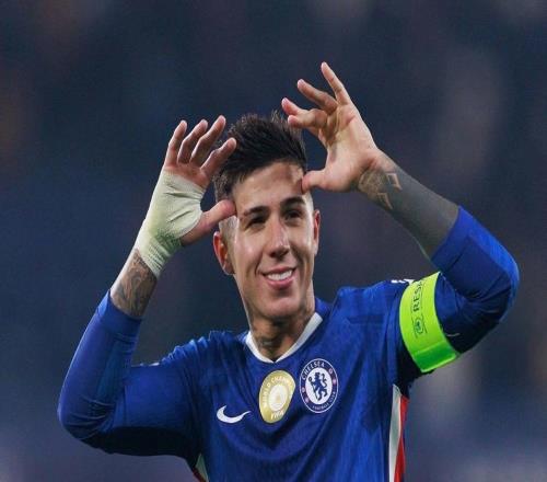 少帅比肩三大传奇！佩德罗传射恩佐绝杀，切尔西32铁锤帮创纪录