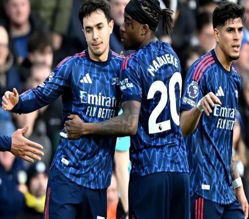 随着枪手40、蓝军32绝杀,英超最新积分榜如下!利物浦41排第5