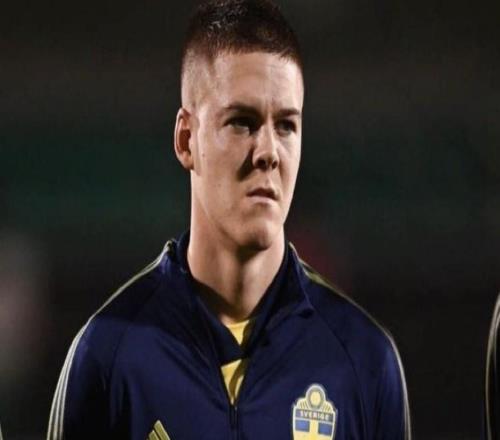 罗马诺:迪洛伦佐受伤后那不勒斯问价霍尔姆,但尤文依然领先