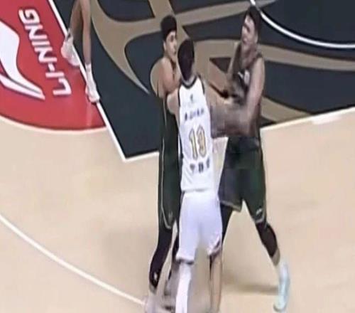 CBA对四川南京发生冲突球员停赛处罚