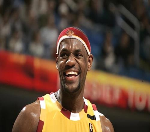 骑士国王公牛3方超大交易,幕后赢家詹皇!勒布朗回家带4后卫夺冠