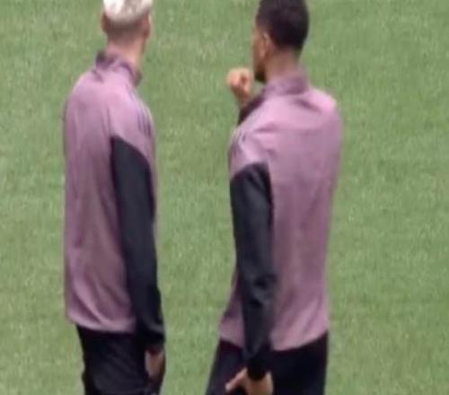 带伤出战六台:贝林厄姆在比赛开始前就摸着自己左大腿肌肉