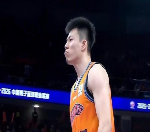 王哲林谈张镇麟加盟上海:中国篮球被网暴最狠的两个人当队友