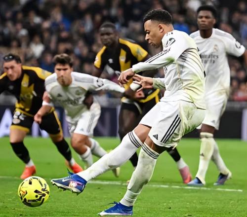 随着皇马21,毕包11皇家社会,西甲最新积分榜如下!巴萨领跑