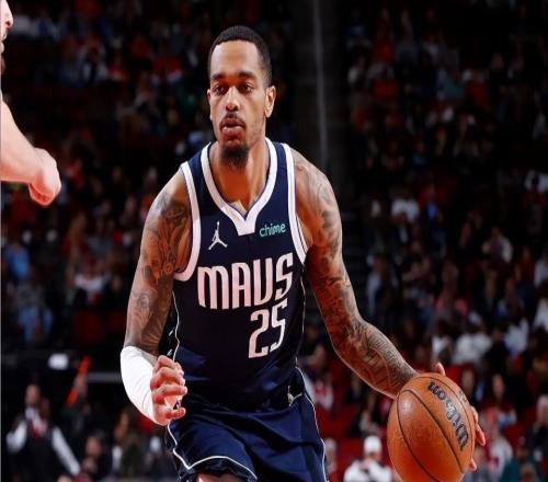 攻防两端都被火箭完爆,独行侠锋线大将的状态依然很不理想