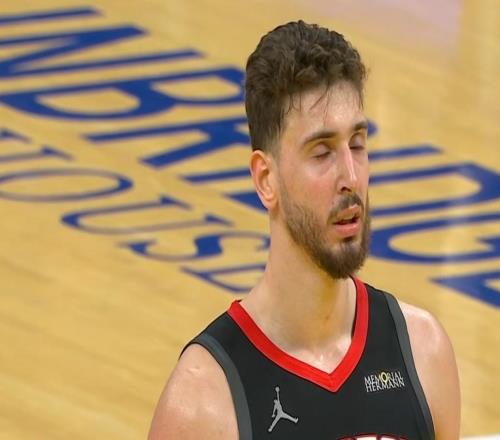 狂轰39+16还打架!没进全明星谁最急不是哈登小卡而是火箭老大