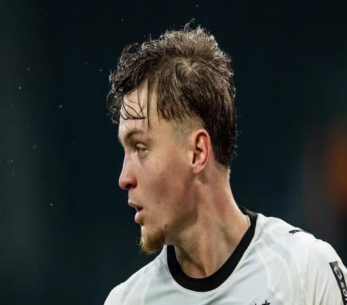 官方:诺丁汉森林签下门兴后卫卢卡内茨,签约至2030年