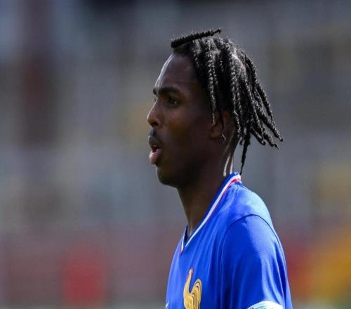 官方：利物浦签下20岁雷恩后卫雅凯据悉转会费为5500万镑