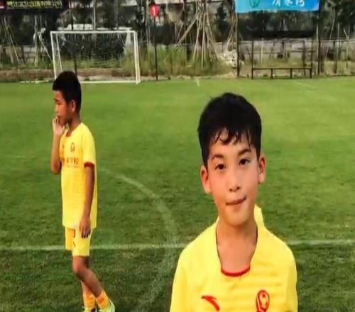 布尼亞明：永遠熱愛和感恩恒大足校，這十年是我最珍貴的時光