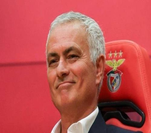 球報(bào)：穆帥戰(zhàn)歐冠次回合賽前不接受采訪，這是他被罰后的慣例