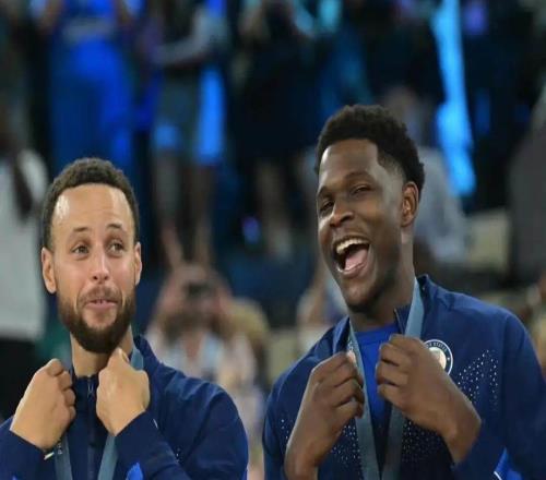 即将签约库里上脚专属神秘球鞋!