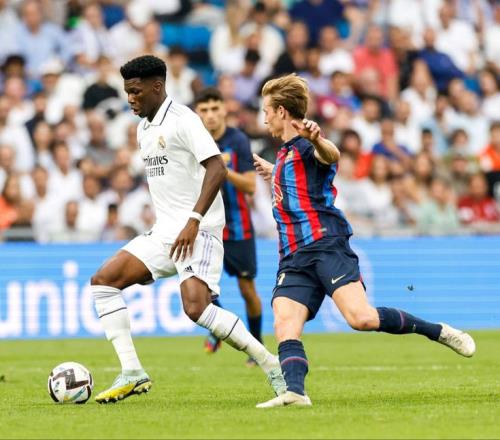 如何判斷球員的優(yōu)劣，瓊阿梅尼和德容哪個更強(qiáng)