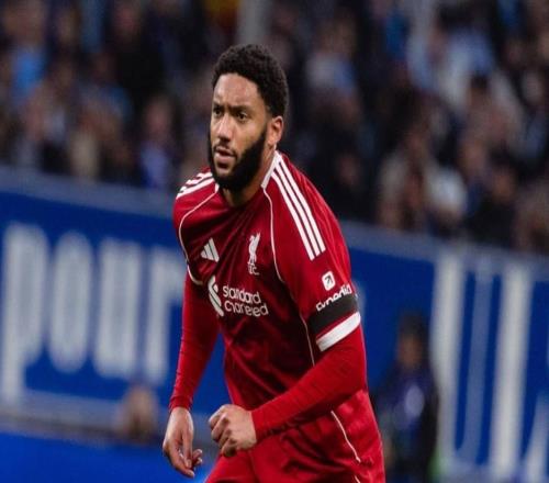 记者本想采访乔戈麦斯,后者打趣:问范戴克这些大人物吧