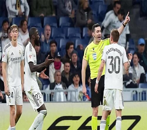 皇馬失利后陷入新危機，球迷高呼“弗洛倫蒂諾下課”