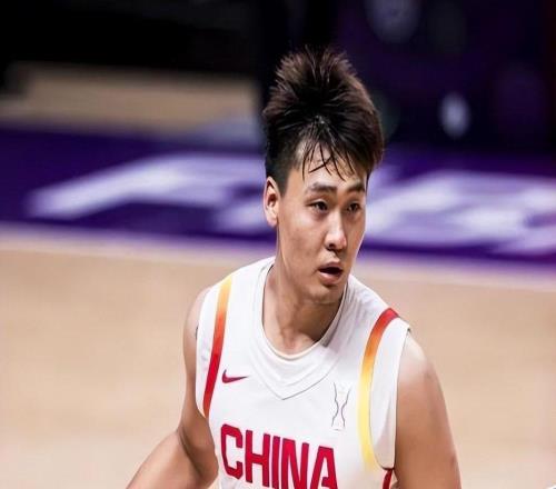 男籃可以沒(méi)有周琦、胡明軒，但是不能沒(méi)有趙睿