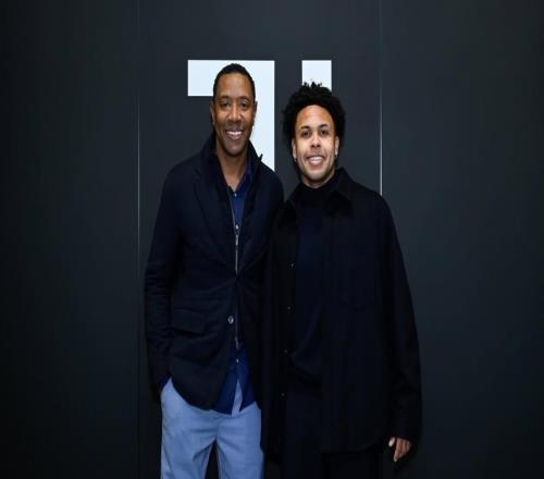 麥肯尼分享續(xù)約照片：開心到極點(diǎn)，又一個四年