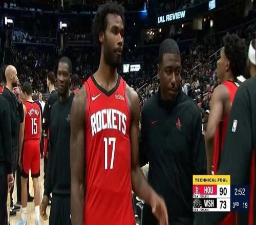 伊森臟動作+怒噴主帥，母親無腦護短，火箭該留這定時炸彈嗎