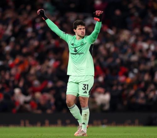 持續(xù)閃耀！2100萬歐新門神撐起曼聯(lián)半邊天，鐵拳砸碎球隊門線危機