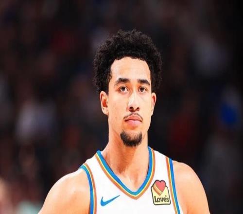 別因?yàn)橥恐讣子?，就低估這小子