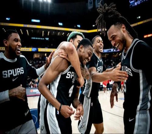 包攬四項(xiàng)月度大獎(jiǎng)，創(chuàng)造NBA歷史！這隊(duì)等了10年，終于徹底崛起了