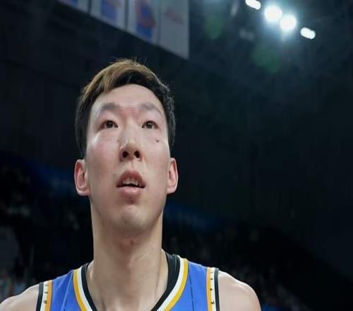 38歲內(nèi)線強(qiáng)援抵達(dá)北京，聯(lián)手周琦，補(bǔ)齊短板，許利民沖總冠軍穩(wěn)了