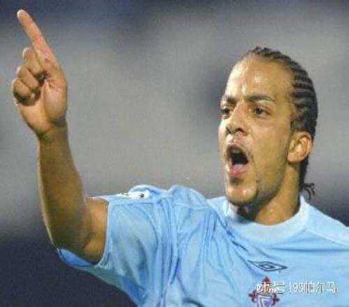 領(lǐng)146張黃牌的狠人，揚(yáng)言要打小羅，腳踹貝克漢姆，當(dāng)教練不習(xí)慣