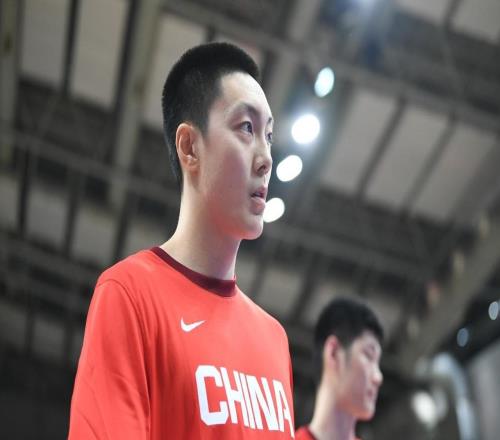 胡明軒傷病更新，好兄弟賀希寧不小心說(shuō)漏嘴，球迷錯(cuò)怪小胡了