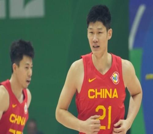 男籃世預(yù)賽后他拒絕休息！胡金秋讓主教練急了：強(qiáng)行勒令他休息