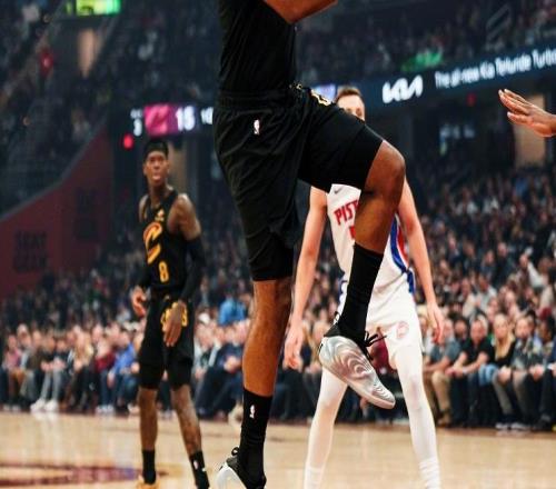 哈登18+6+7+鎖死坎寧安，米神缺陣神射5記三分，騎士復(fù)仇活塞