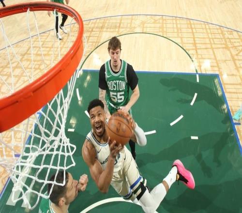 字母哥復(fù)出19+11！綠軍大勝雄鹿鞏固東部第二普里查德25+9