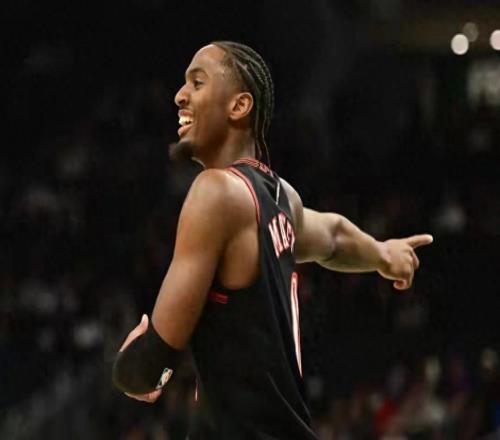 馬刺屠76人攬四獎(jiǎng)，文班24分鐘+41防守破局雪舊恥，前路可可期