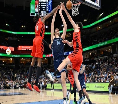 賽季報(bào)銷！灰熊官宣：周志豪成功接受腳踝手術(shù)缺席剩余比賽