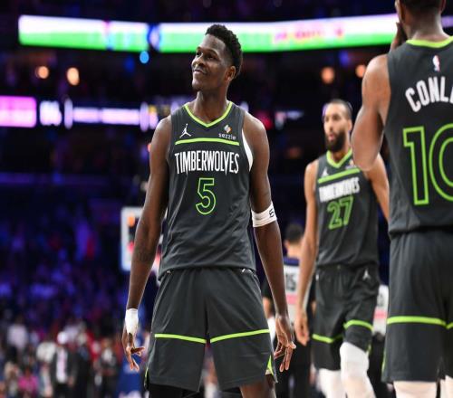 空手套白狼！幾乎沒有代價，喜獲三位優(yōu)質(zhì)球員，這才是頂級管理層