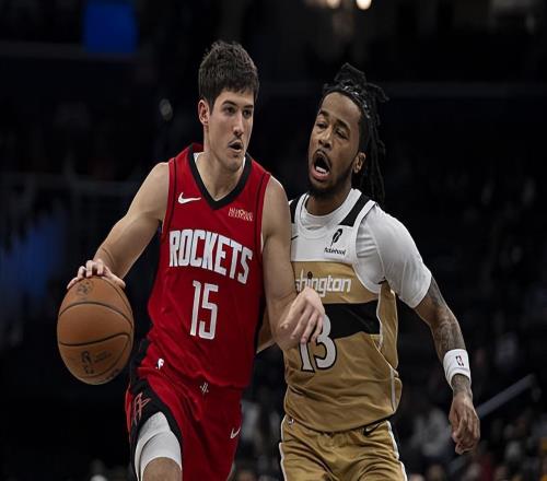 傳球能力竟然相當(dāng)不錯(cuò)，他才是最適合擔(dān)任火箭先發(fā)控衛(wèi)的球員