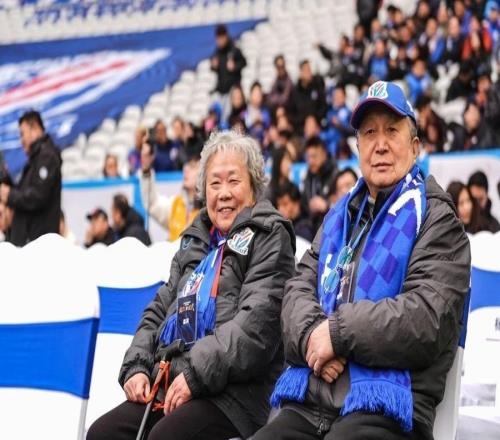 上海申花新賽季出征：不懼困難，全力爭勝回饋球迷